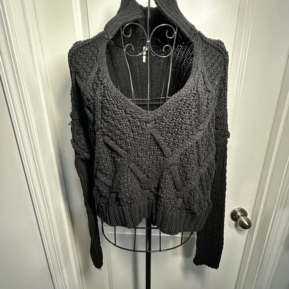 Free People Black V-Neck Sweater - Picture 5 of 5